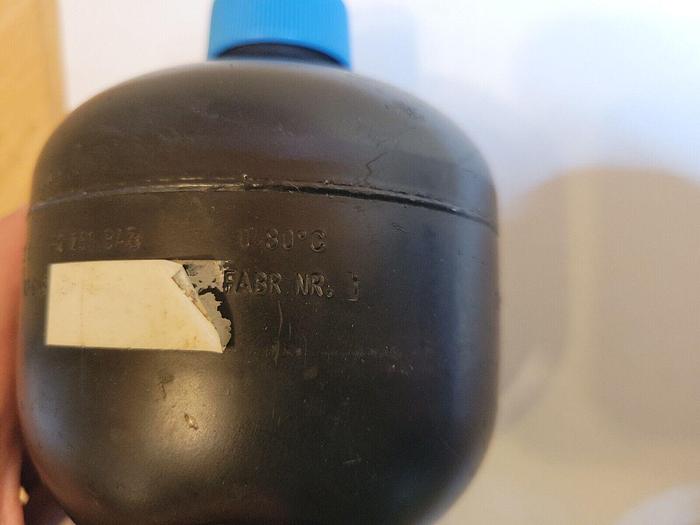 Used Integral Accumulator 032-1315-013-611, 250 bar