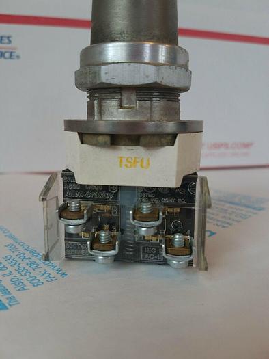 Used Allen Bradley 800T-J4404KC1 NO KEY