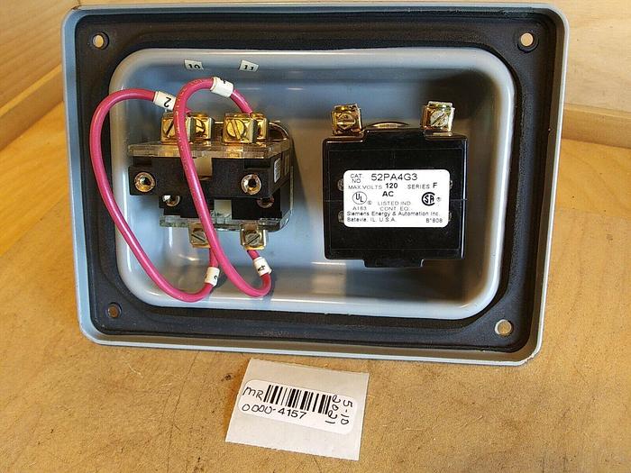 Used Enclosure Furnas 52BAK Keyed Selector Switch 52PA4G3 Indicator Light *with keys*