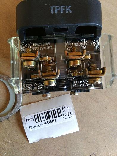 Allen Bradley 800T-PB46G Push Button. Illuminated. Green Lens