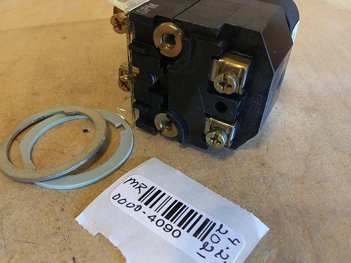 Allen Bradley 800T-PB46 Push Button. Red Lens Illuminated