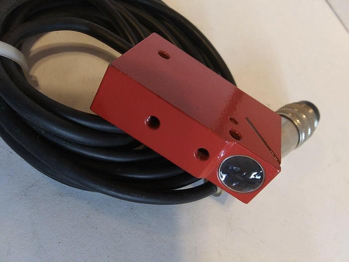 Used Leuze Electronic RK18/4G Photoelectric Sensor (1 per lot)