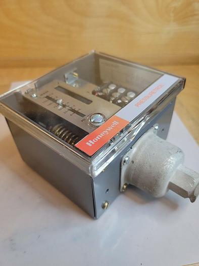 Used Honeywell Pressuretrol L91A1052
