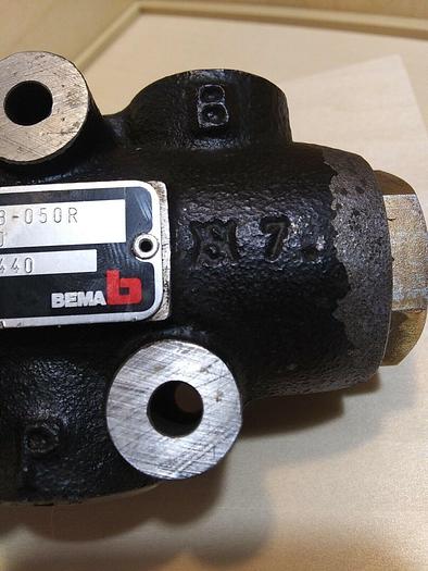 Used Bucher MTDA08-050R Flow Divider