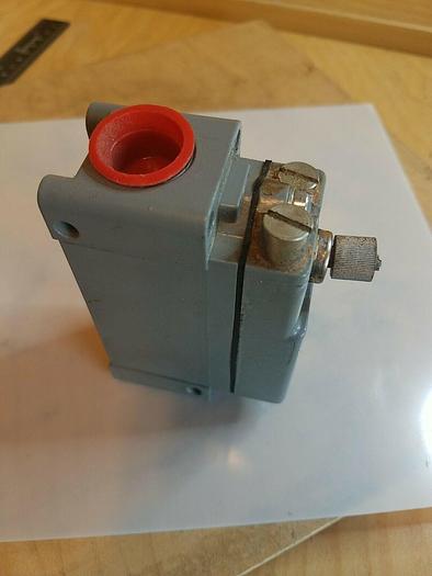Used Square D AW18 Limit Switch, 9501