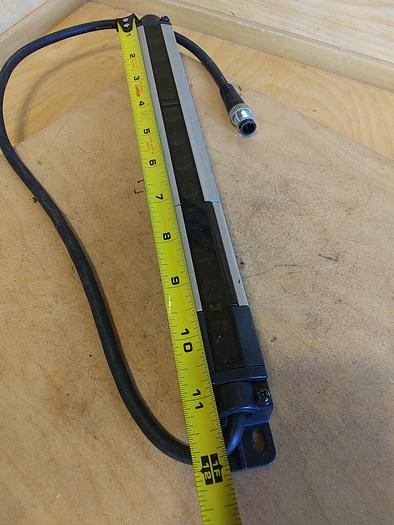 Used Keyence PJ-V20R Base with PJ-V22R Extension Safety Light Curtain Receiver