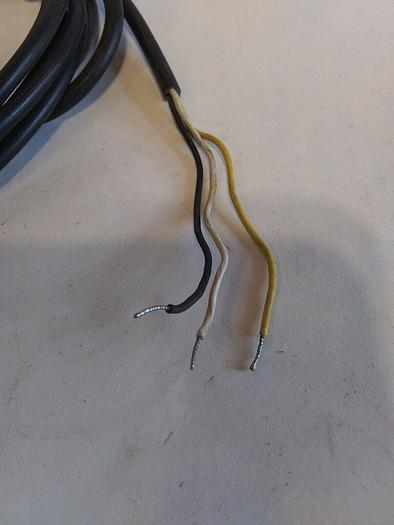 Used Leuze Electronic RK18/4G Photoelectric Sensor (1 per lot)