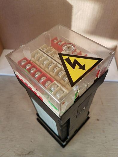 Used Eurotherm 818P4/RTD/RLGC/CLGC/FLD/FHD/NONE/NONE/SN/70/0/850/C/RS/RH/D/N/S...