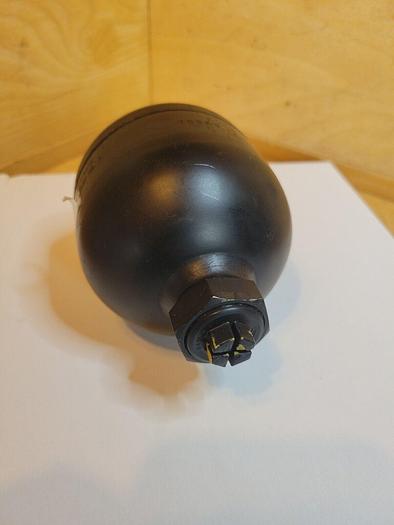 Used Integral Accumulator 032-1315-013-611, 250 bar