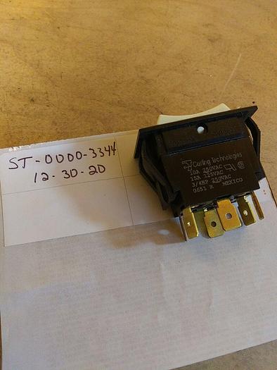 Carling 0651 R Rocker Switch. *TIGM5M-6S-WH-NBL