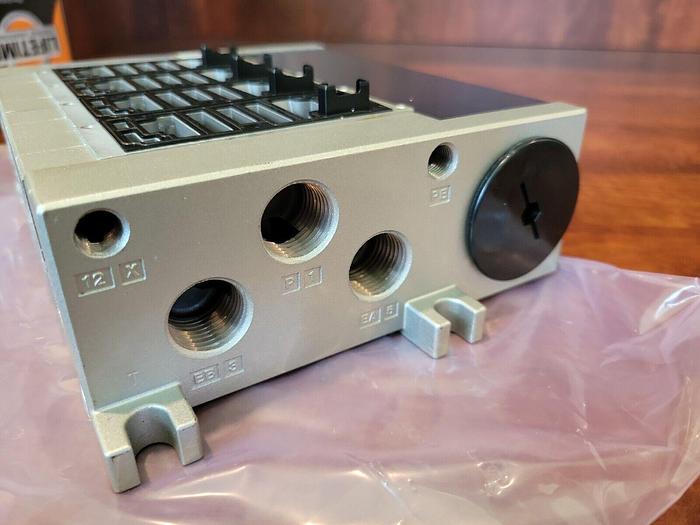 Used SMC NVV5FS3-01T-041-03T PARTS REPAIR DAMAGED WIRE PORT