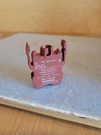 Siemens 3SB1 400-2A Lampholder BA9s 4011209023697