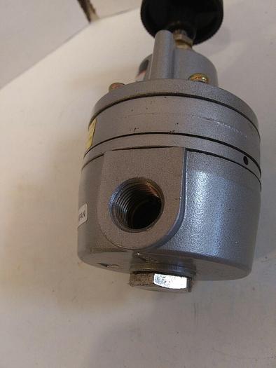 SMC EIR200-FO2-XJ Regulator