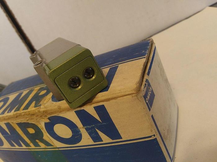 Used Omron E3S- VS1 E2 Photoelectric Switch