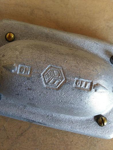 Crouse-Hinds DS-128 Vaportight Switch Cover