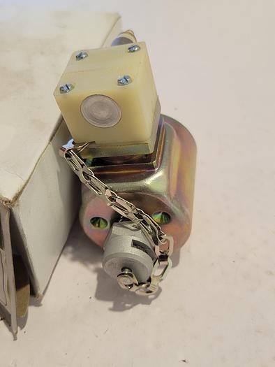 Versa Valves E-3198-84PE-A120