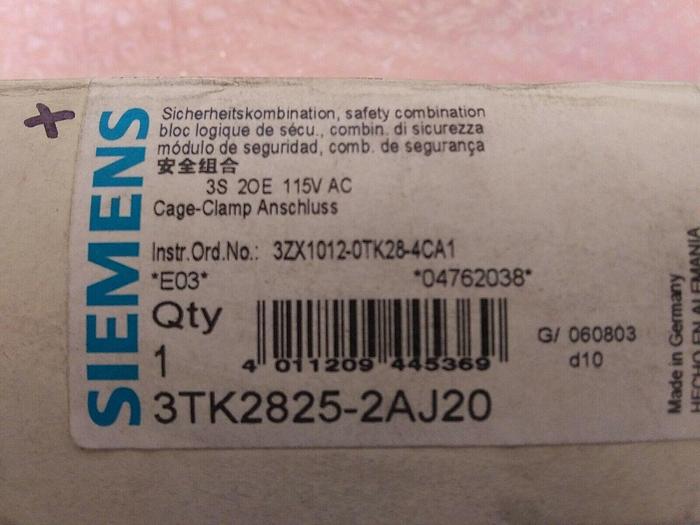 Siemens 3TK2825-2AJ20 Safety Relay (Very Minor Cosmetic Damage)