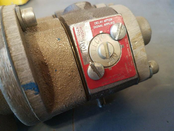 Used Parker Schrader Bellows N35431099 Valve, K705-1001 - USED