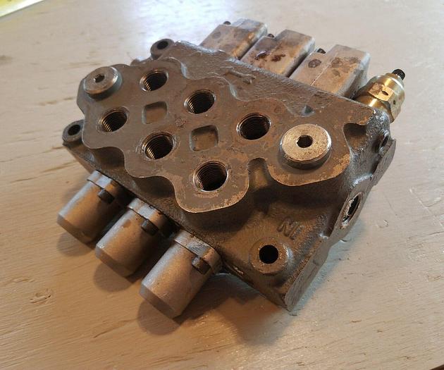 Used Casappa Hydraulic VCD 20/3 Three Valve Unit