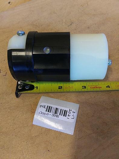 Leviton 2633-PLC 2pole 3-Wire Grounding Connector Locking