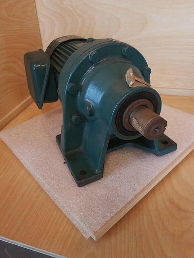 Used Sumitomo SM-CYCLO CNHM 02-4090Y A Gearmotor