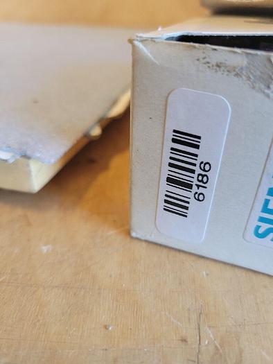 Siemens 3SB1 400-2A Lampholder BA9s 4011209023697