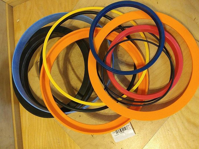 L82563615 L81302160 L82510560 L81700160 S-55975-1900-47 Third Seal Kit