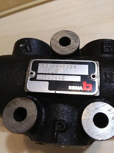 Used Bucher MTDA08-050R Flow Divider