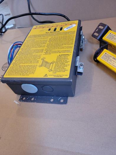 Used Scientific Technologies Inc LCCFB-AC1-U, MS4328BR, MS4328BX Light Curtain