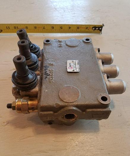 Used Casappa Hydraulic VCD 20/3 Three Valve Unit