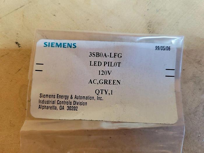 Siemens 3SB0A-LFG Green, LED Pilot 120V