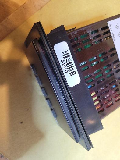 Used Red Lion PAXR, PAXR0000 - 1/8 DIN Digit Input Panel Meter