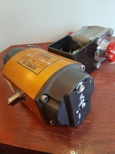 Worcester Controls Series 39 Double Acting Pneumatic Actuator w/ Sanitary Valve