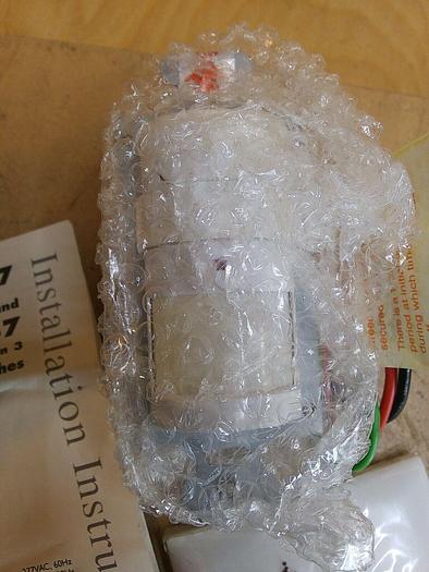 The Watt Stopper WS-120/277 WS-120/277-W Passive Infrared Automatic Wall Switch