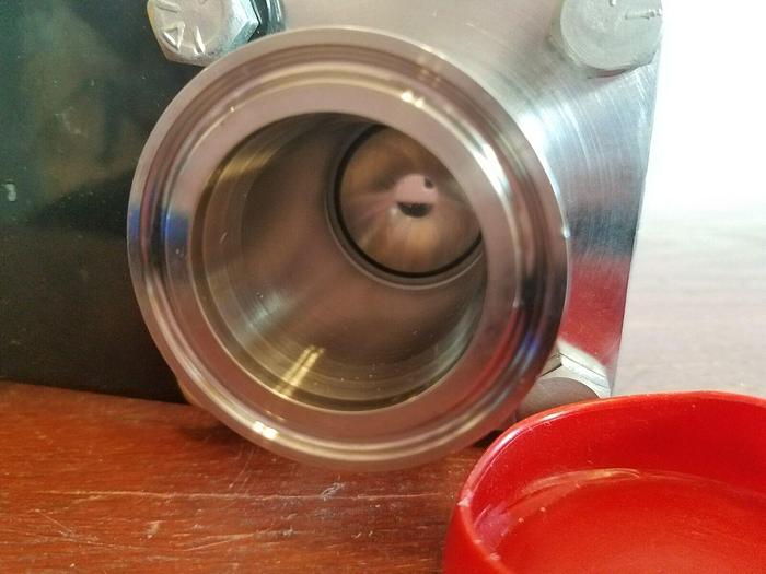 Worcester Controls Series 39 Double Acting Pneumatic Actuator w/ Sanitary Valve