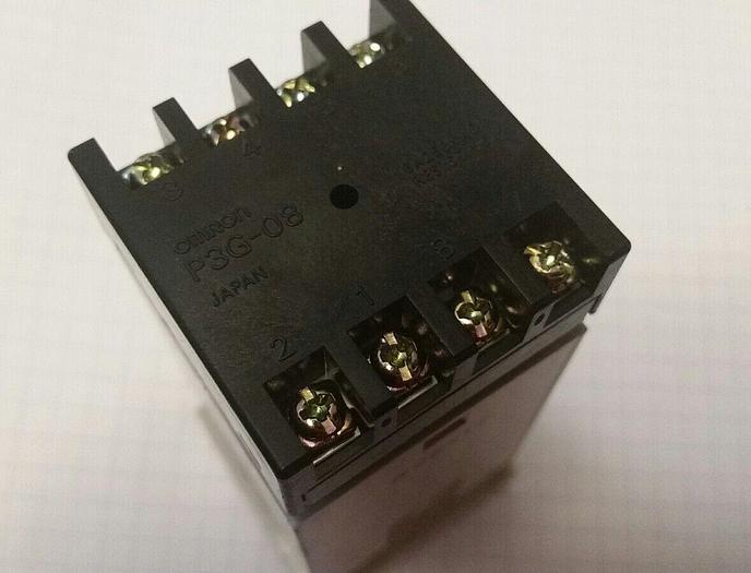 Used Omron H5CN-XBN Timer and P3G-08 Connector