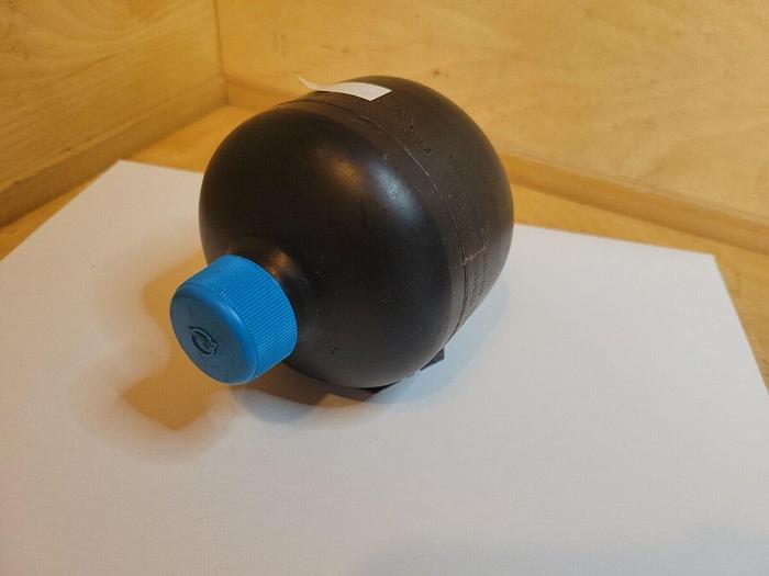 Used Integral Accumulator 032-1315-013-611, 250 bar