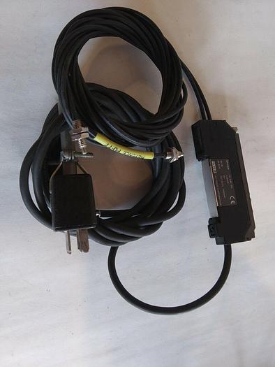 Used Keyence FS-V2-1R Digital Fiber Optic Sensor (Lot of 2)