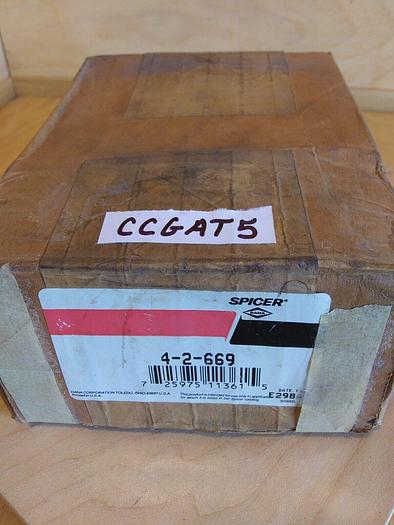 Dana Spicer 4-2-669 Flange Yoke