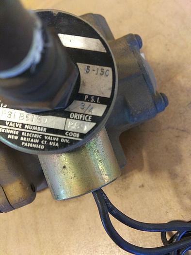 Skinner Valve LP3LB5150 Solenoid with 3 Port Valve *damaged wire