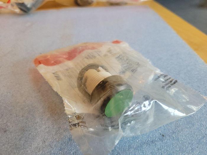 ABB - 1SFA611100R1002 Green Push Button