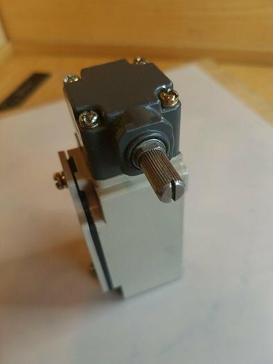 Used Omron D4B-3117N