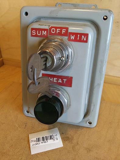 Used Enclosure Furnas 52BAK Keyed Selector Switch 52PA4G3 Indicator Light *with keys*