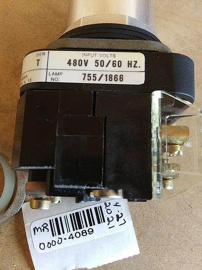 Allen Bradley 800T-PB46G Push Button. Illuminated. Green Lens