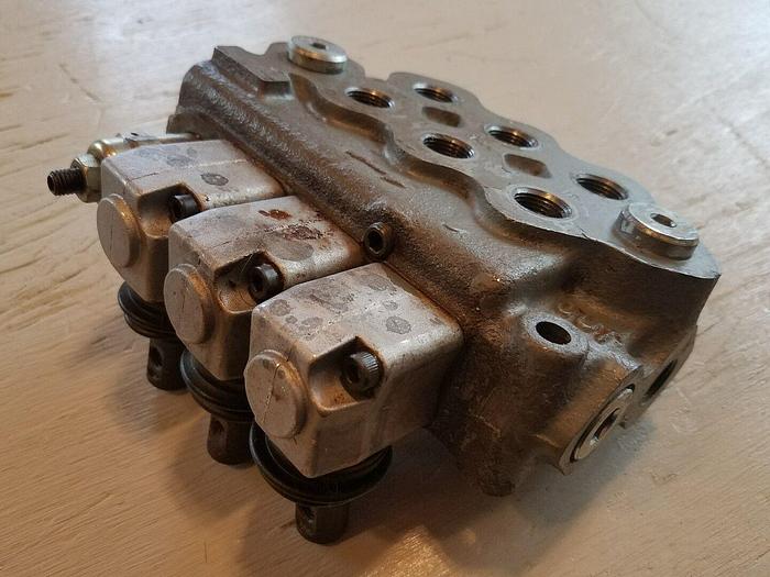 Used Casappa Hydraulic VCD 20/3 Three Valve Unit