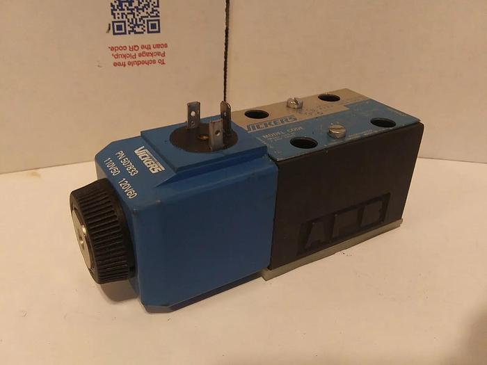 Vickers DG4V-3-22A-M-U-B6-60 Directional Control Valve Solenoid