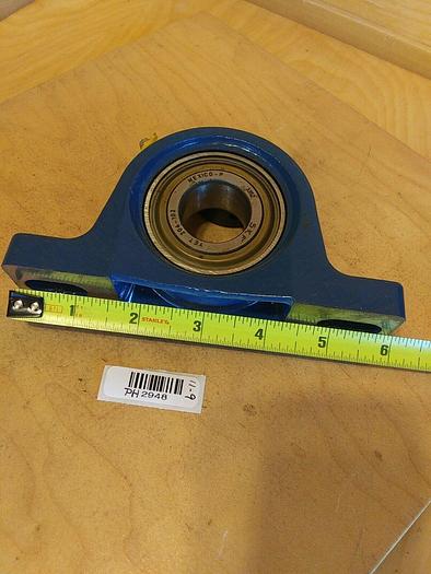 SKF YET 206-102 Pillow Block Bearing 1 1/8 Bore