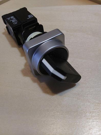 Square D D6G2SDU11 Selector Switch