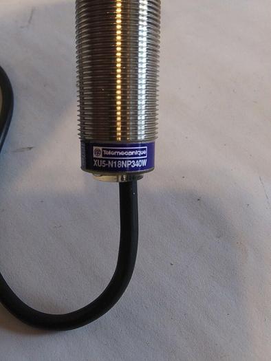 Telemecanique XU5 N18NP340W Photoelectric Sensor