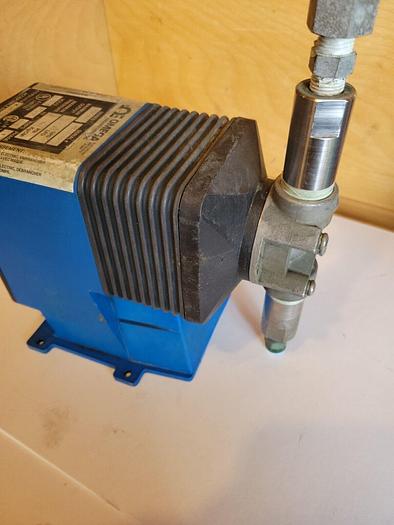 Used Omega PHP-501-S, High Temp Diaphragm Pump